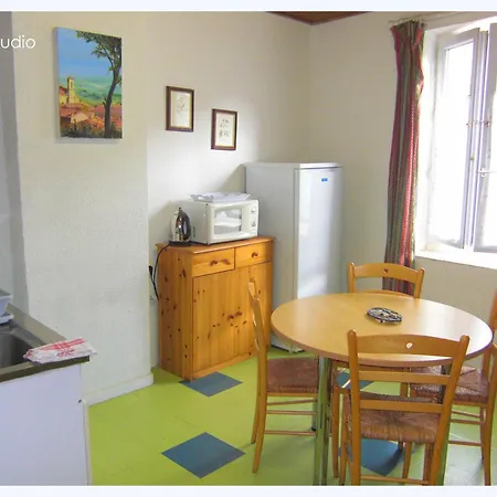 ベッド・アンド・ブレックファスト Maison St Georges 3*
